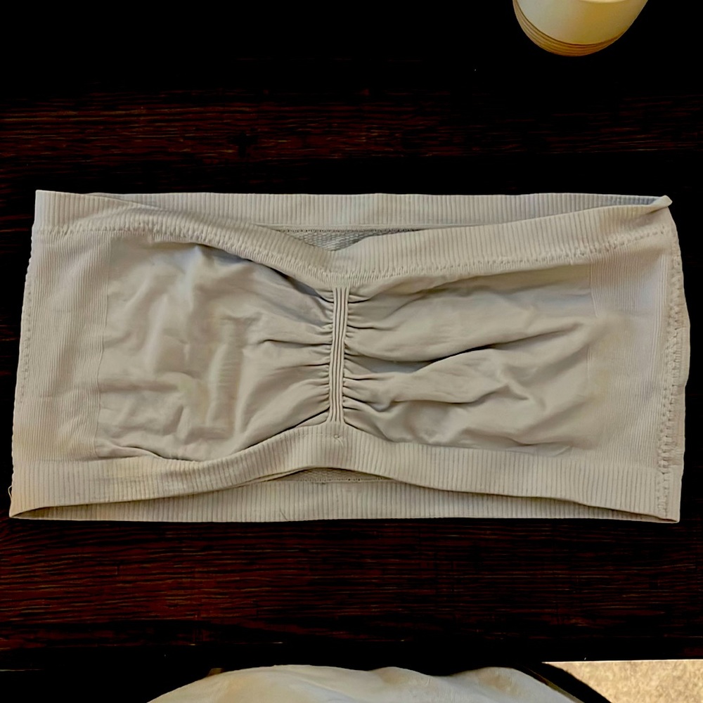 Medium White Bandeau w pads